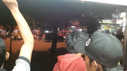 Tak Tahan Tersandera di Commuter Line di Lenteng Agung, Penumpang Buka Paksa Pintu