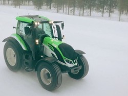 Ini Dia Traktor Tercepat Sejagat