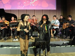 Keroncong dan Lengkingan Khas Candil