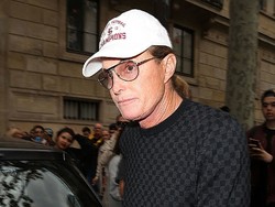 Bruce Jenner Sudah Pede Pakai Baju Wanita di Depan Anak-anak Prianya