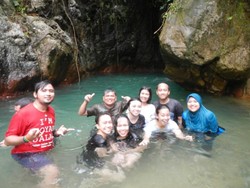 Green Canyon? Bukan, Ini Aliran Air Terjun di Bogor