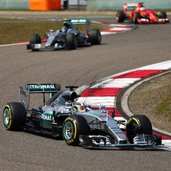 Hamilton Berjaya, Rosberg Finis Kedua, Vettel di Posisi Tiga