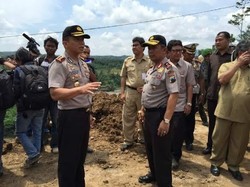 Jalur Ciregol Masih Ditutup karena Ambles, Jalan Baru Sedang Dibuka