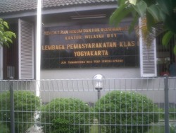 Dua Pelajar Kasus Tato Hello Kitty Jalani Ujian di Penjara