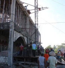 Libatkan Warga Non Muslim dan Polisi, TNI Bangun Masjid di Perbatasan Papua