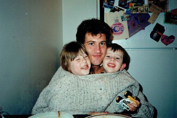 Potret Kebersamaan Ayah & Anak yang Kocak