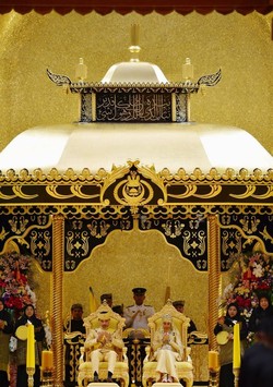 Bak Dongeng, Resepsi Royal Wedding Brunei Bertabur Perhiasan Mewah