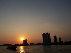 Beda! Menikmati Senja di Asiatique Bangkok