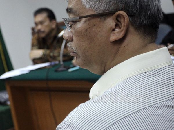 Akil Mochtar Bersaksi untuk Bonaran Situmeang