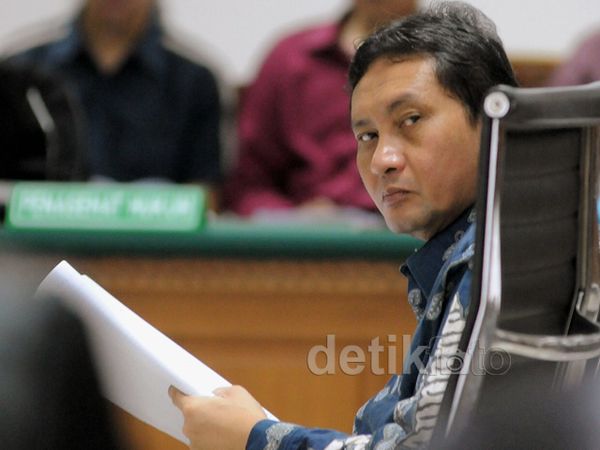 Udar Pristono Didakwa Rugikan Negara Rp 9,5 M Udar Pristono Didakwa Rugikan Negara Rp 9,5 M