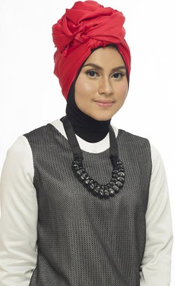 Tutorial Hijab Turban Tumpuk Menggunakan Scarf Panjang