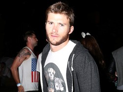 Scott Eastwood: Ashton Kutcher Selingkuh dengan Pacarku