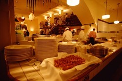 Agar Terhindar dari Penyakit, Perhatikan 8 Hal Ini Saat Bersantap di Restoran! (2)