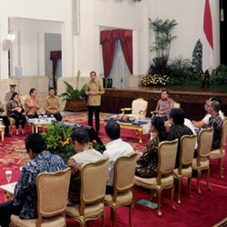 Gelar Sidang Kabinet Malam-malam, 2 Menteri Ini Paparan di Depan Jokowi