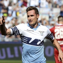 Sudah Mau 37 Tahun, Klose Masih Memukau