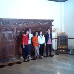 Ibu Negara Iriana, Gibran, dan Selvi Duduk Bareng Beri Penjelasan Soal Mantenan