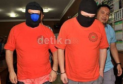 Pakai Kartu ATM Palsu, Begini Cara 2 WN Bulgaria Bobol ATM di Kemang