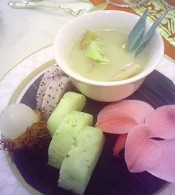 Presiden Jokowi Hidangkan Burger Gado-gado dan Soto untuk PM Norwegia