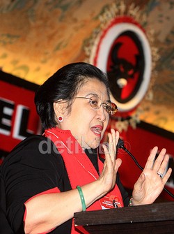 Megawati Sahkan Kepengurusan DPD PDIP DKI yang Baru