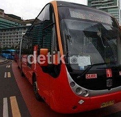 Gubernur Ahok Berjanji Tambah 700 Bus TransJ Baru Tahun Ini