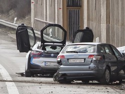 Kecelakaan Pertama Mobil Sport Listrik BMW i8, Dihantam Audi A3