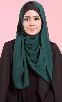 Tutorial Hijab Layering Simple ala Risty Tagor