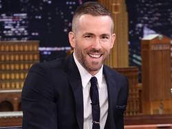 Duh! Ryan Reynolds Jadi Korban Tabrak Lari oleh Paparazi