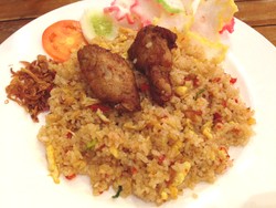 PJS Cafe and Boutique: Gurih Wangi Nasi Goreng Balacan Diiringi Segarnya Smoothies