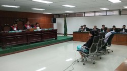 Anak Buah Adik Swie Teng Mengaku Disodori HP untuk Hindari Sadap KPK