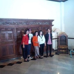 Bahagianya Ibu Negara, Selvi yang Malu-malu, dan Gibran yang Minim Kata