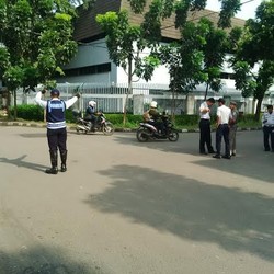 Warga Sekitar Pasar Santa Keluhkan Macet, Sistem Satu Arah Diberlakukan