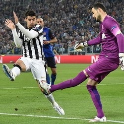Menyulitkan Juventus dengan Memotong Jalur Umpan ke Arah Tevez-Morata