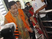 KPK Periksa Bupati Lombok Barat Non Aktif