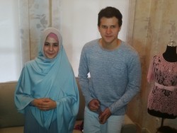 Ini Alasan Risty Tagor dan Stuart Collin Percepat Pernikahan