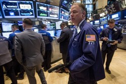 Wall Street Terbantu Saham Energi