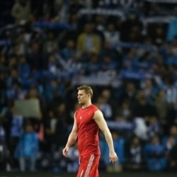 Rekor Penampilan dan Performa Buruk Neuer di Dragao