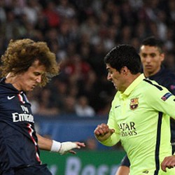Suarez vs David Luiz: 2 Nutmeg, 2 Gol