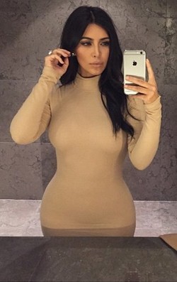 Ini Bocoran Buku Selfie Kim Kardashian, Foto Bokong Hingga Tanpa Busana