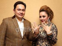 Sebut Regina Istri Gila, Farhat Tak Belajar dari Kasus dengan Ahmad Dhani