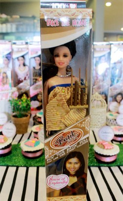 Barbie Berbaju Batik, Kurang Dilirik Orang Indonesia Tapi Disukai WNA