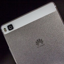 Membongkar Kamera Profesional di Huawei P8