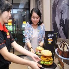 Dua Varian Burger dan Dessert Baru Menambah Menu Kuliner di Surabaya