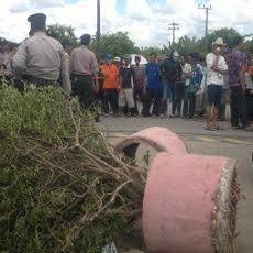 Warga Porong Kembali Unjuk Rasa Tuntut Pertamina Beri Ganti Rugi