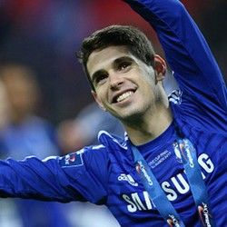 Oscar Tak Berencana Tinggalkan Chelsea