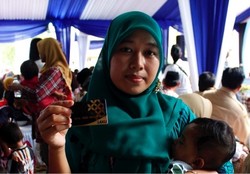 Menabung ke Agen, Bukan ke Kantor Cabang Bank