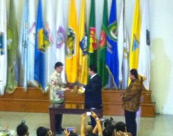 Tahapan Pilkada Serentak Dimulai, Mendagri Serahkan DAK2 ke KPU