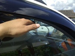 Begini Cara Kerja Fitur Anti Kejepit Kaca Jendela Terios