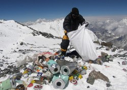 Puncak Everest, Tempat Sampah Tertinggi di Dunia