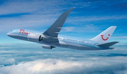 Lempar Kacang ke Pramugari, 2 Turis Inggris Didenda Rp 38 Juta