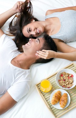 Makin Intim Pasca Bercinta dengan 7 Aktivitas Ini